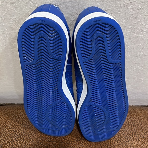 Classic Throwback Adidas Sneakers Royal Blue with White Toe area & shoestrings! - Picture 5 of 8